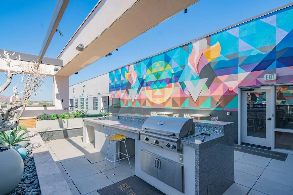 Beautiful 1Bd - Pool, Gym, Parking, W-D - Sleeps 4 Apartment Tempe