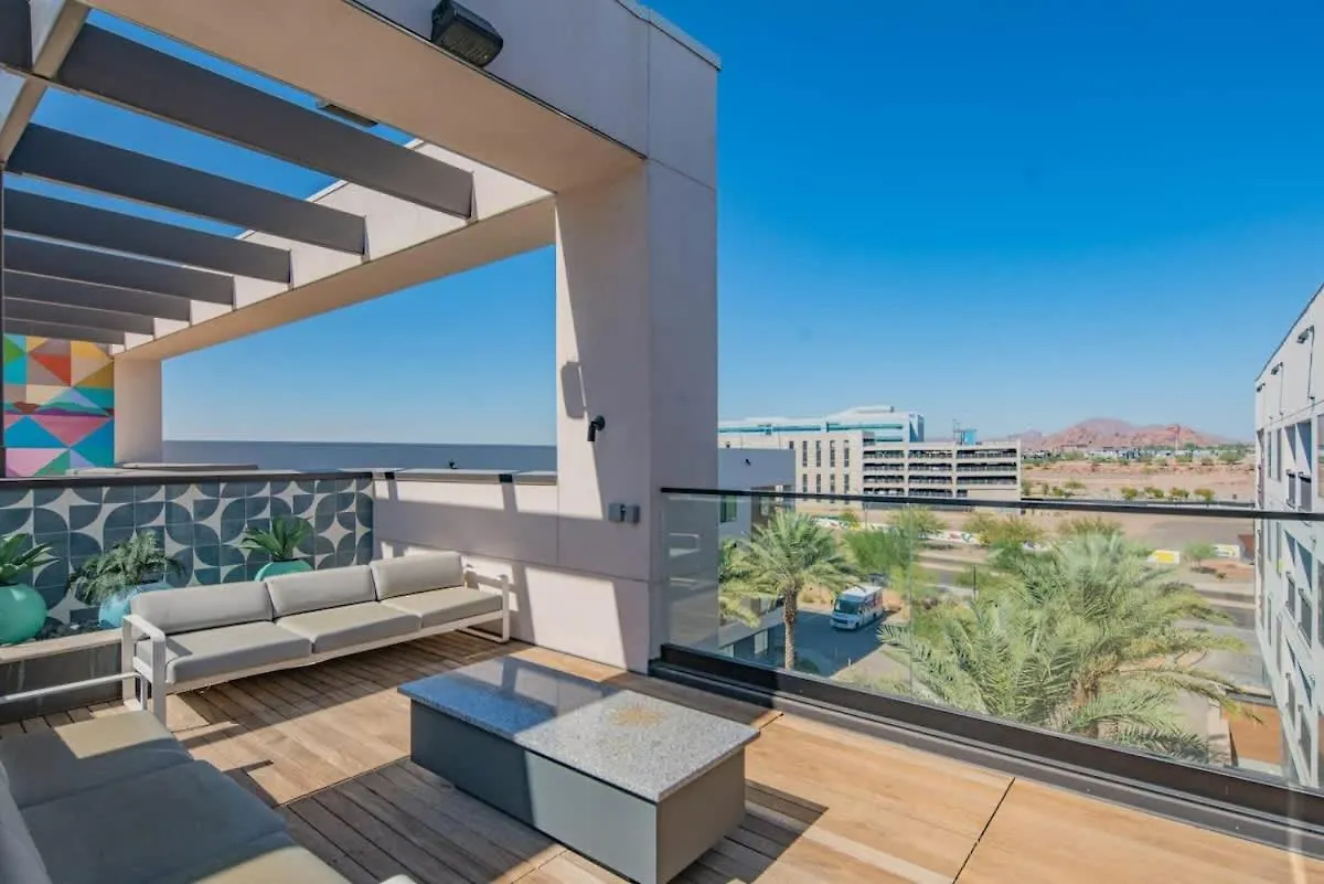 Beautiful 1Bd - Pool, Gym, Parking, W-D - Sleeps 4 Apartment Tempe