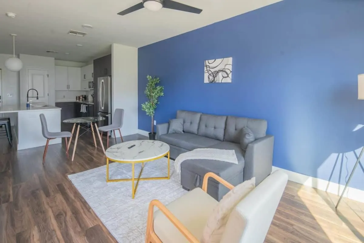 Beautiful 1Bd - Pool, Gym, Parking, W-D - Sleeps 4 Apartment Tempe
